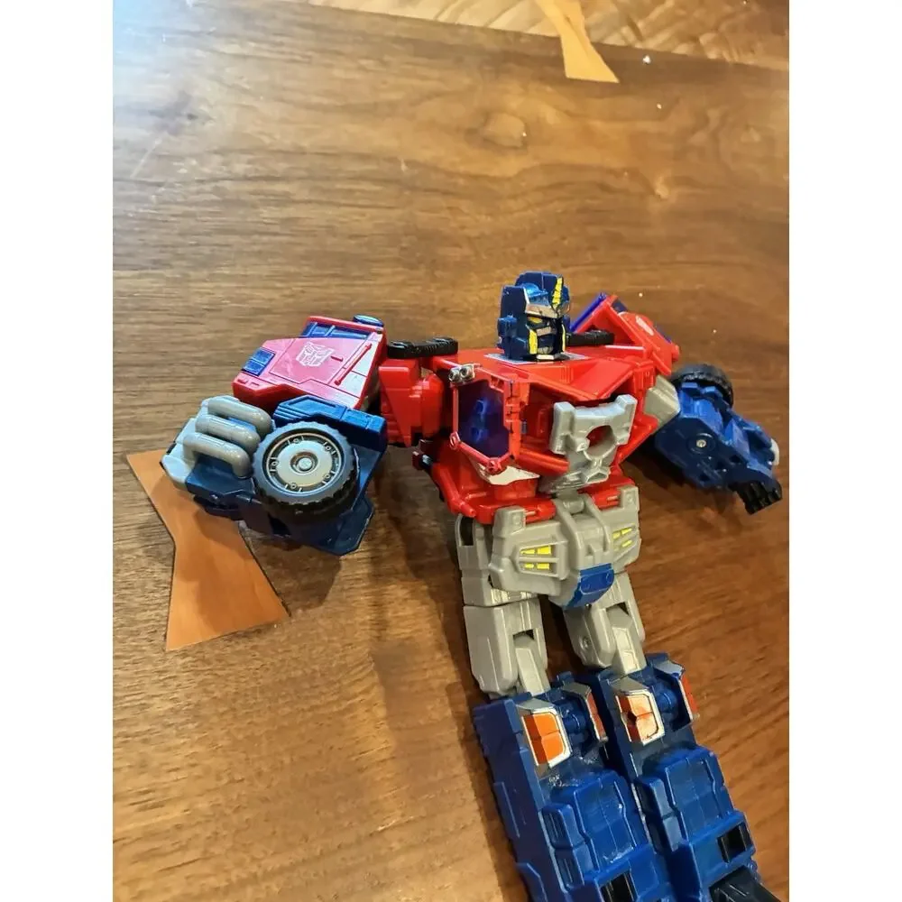 Vintage 2004 Hasbro/Takara Transformers Energon Optimus Prime figure. incomplete